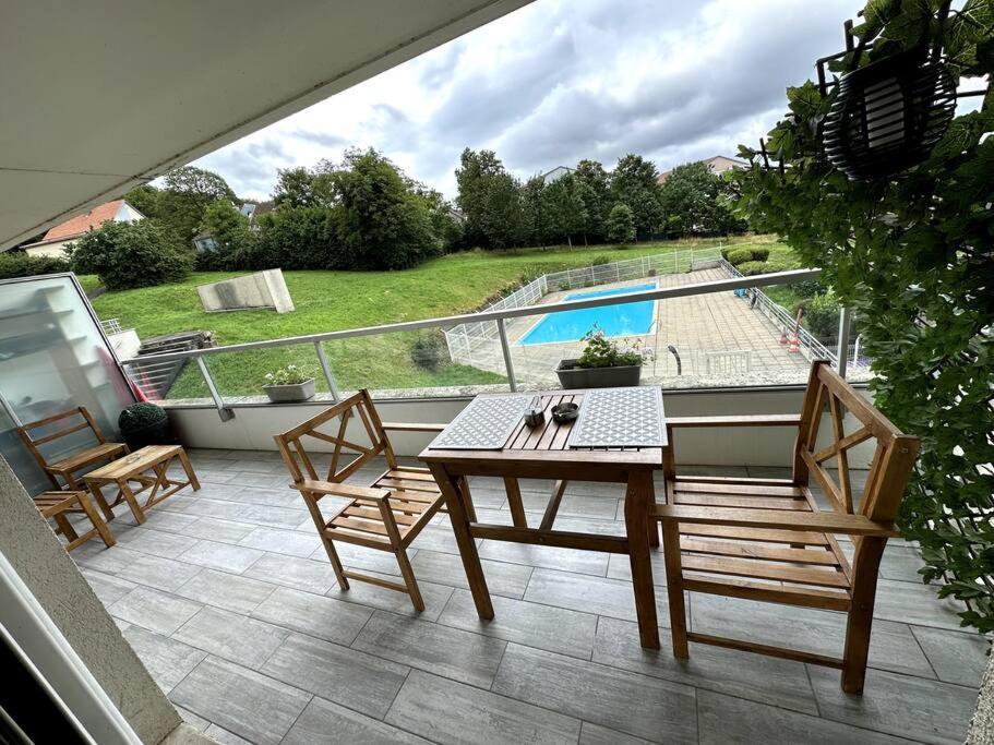 Appartement Cosy Avec Balcon Et Piscine Besancon Ngoại thất bức ảnh