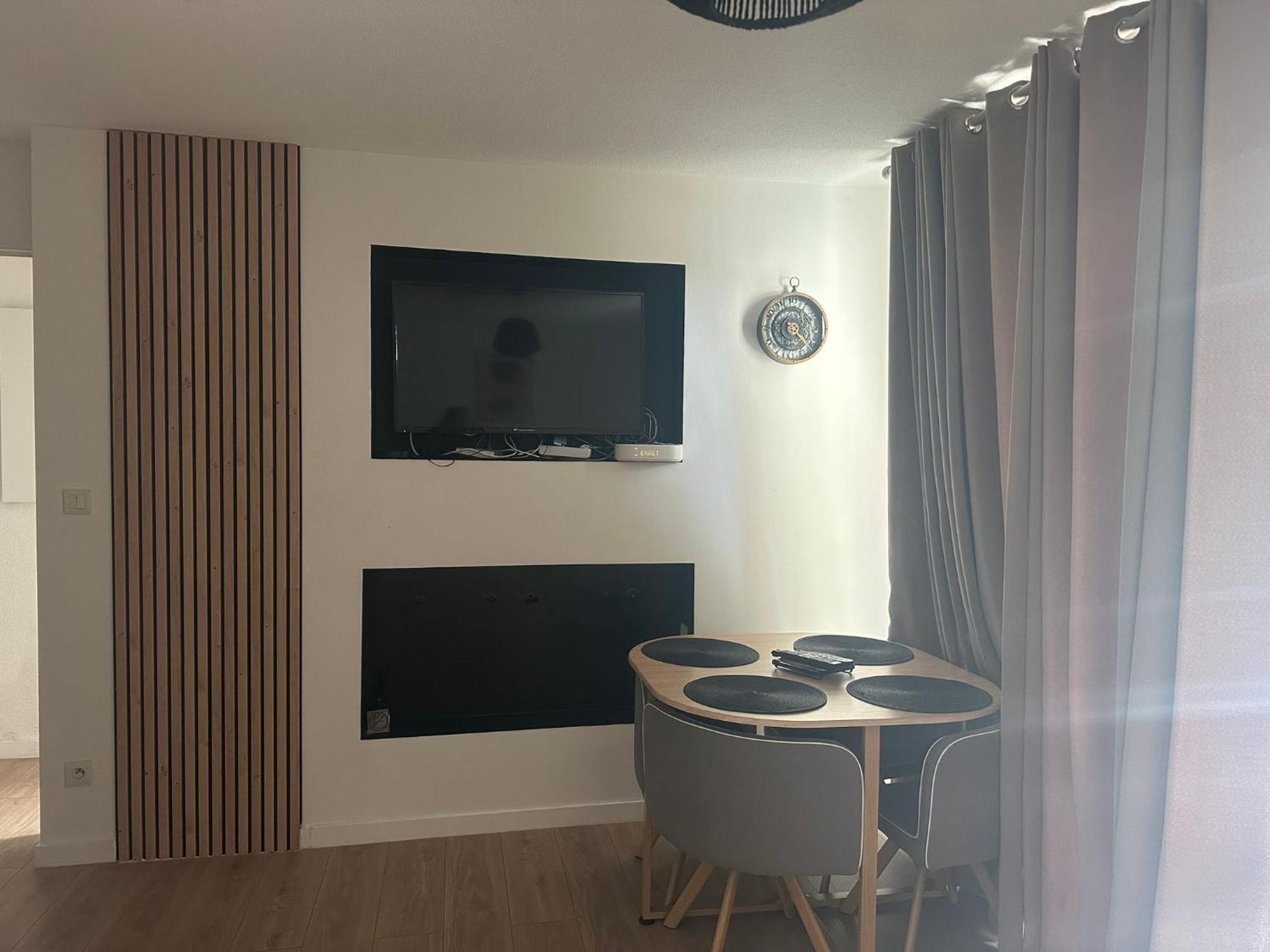 Appartement Cosy Avec Balcon Et Piscine Besancon Ngoại thất bức ảnh